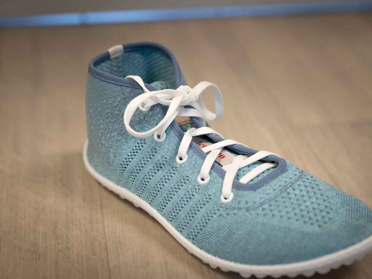 Blauer Barfußschuh